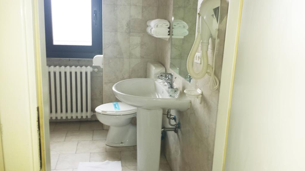 Hotel Cascata Pozzolo Formigaro Extérieur photo