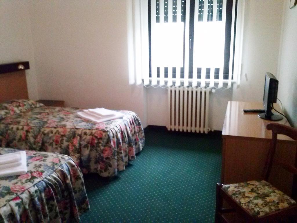 Hotel Cascata Pozzolo Formigaro Extérieur photo